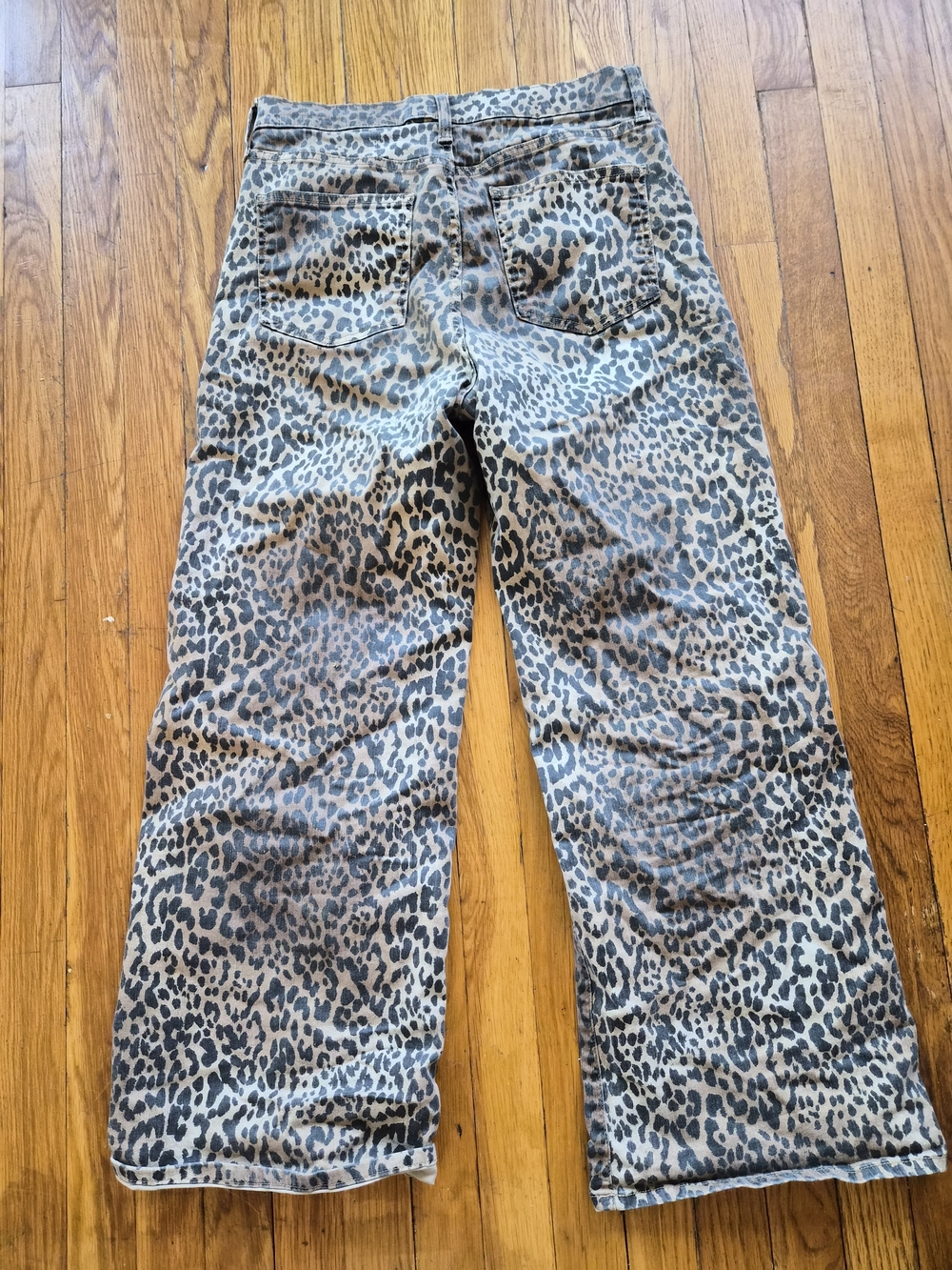 GAP Leopard Print High Rise Wide-Leg Jeans in Tan and Black - Picture 2 of 5